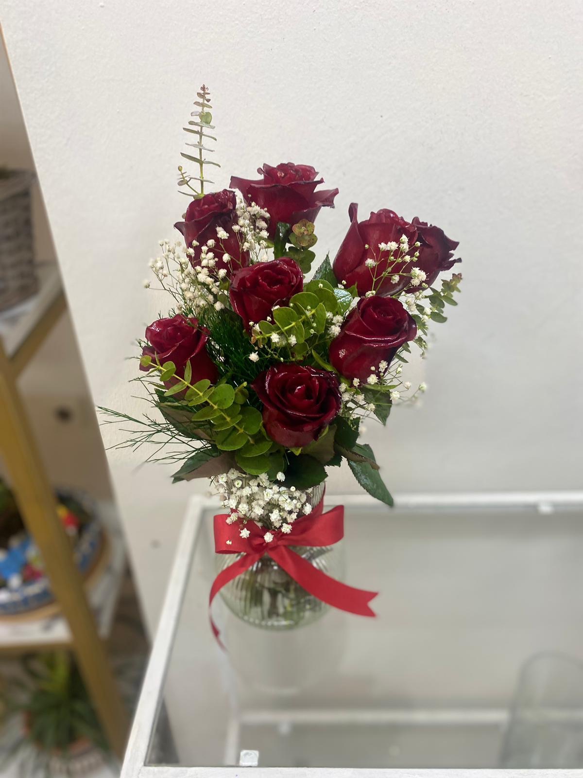 17556fc0-593e-4698-81ed-ba28f47d6dc6 Cam vazoda 8 adet gül - Görsel 1