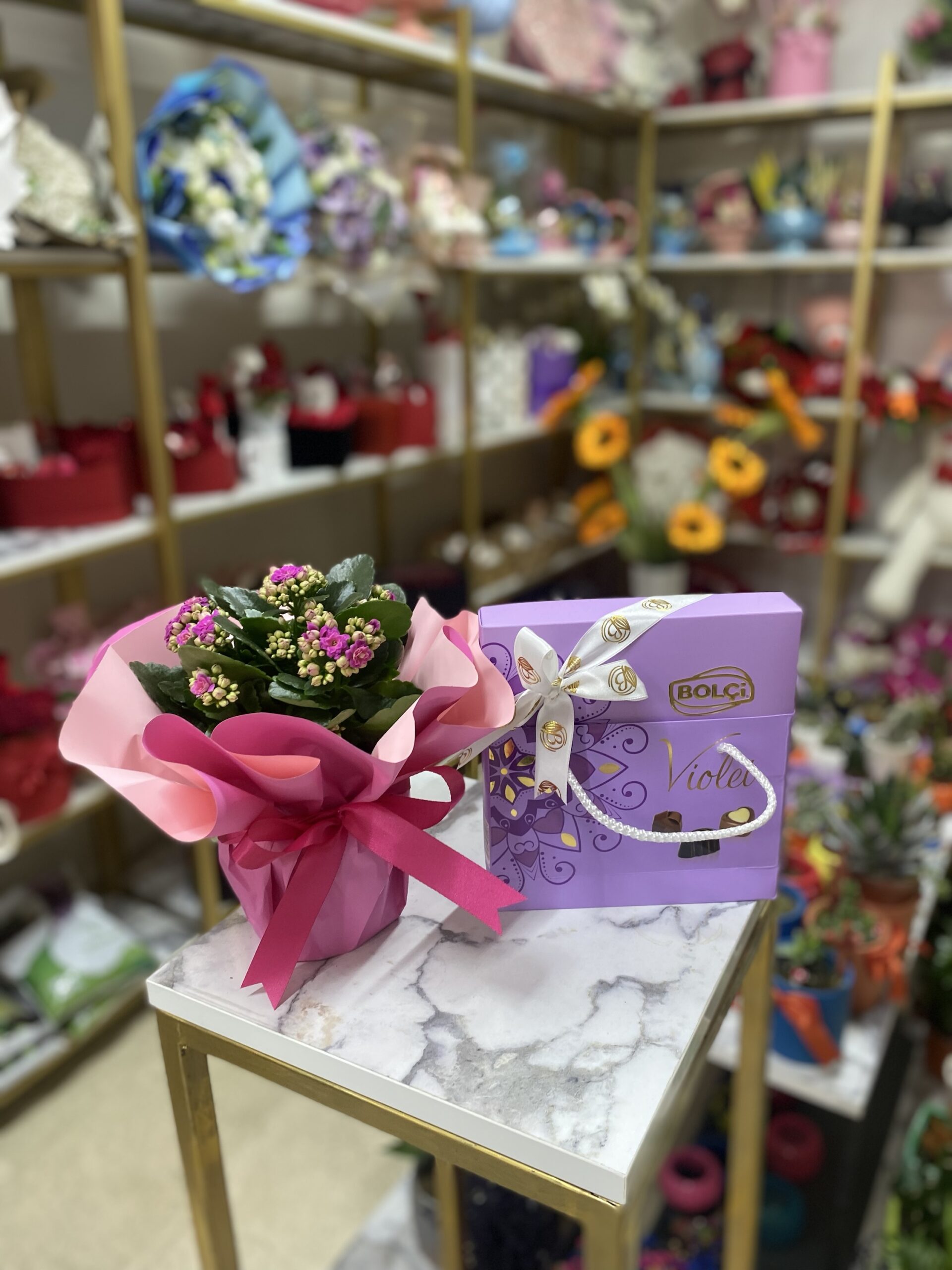 img_3600 Kalanşo çiçeği ve bolçi çikolata - Görsel 1