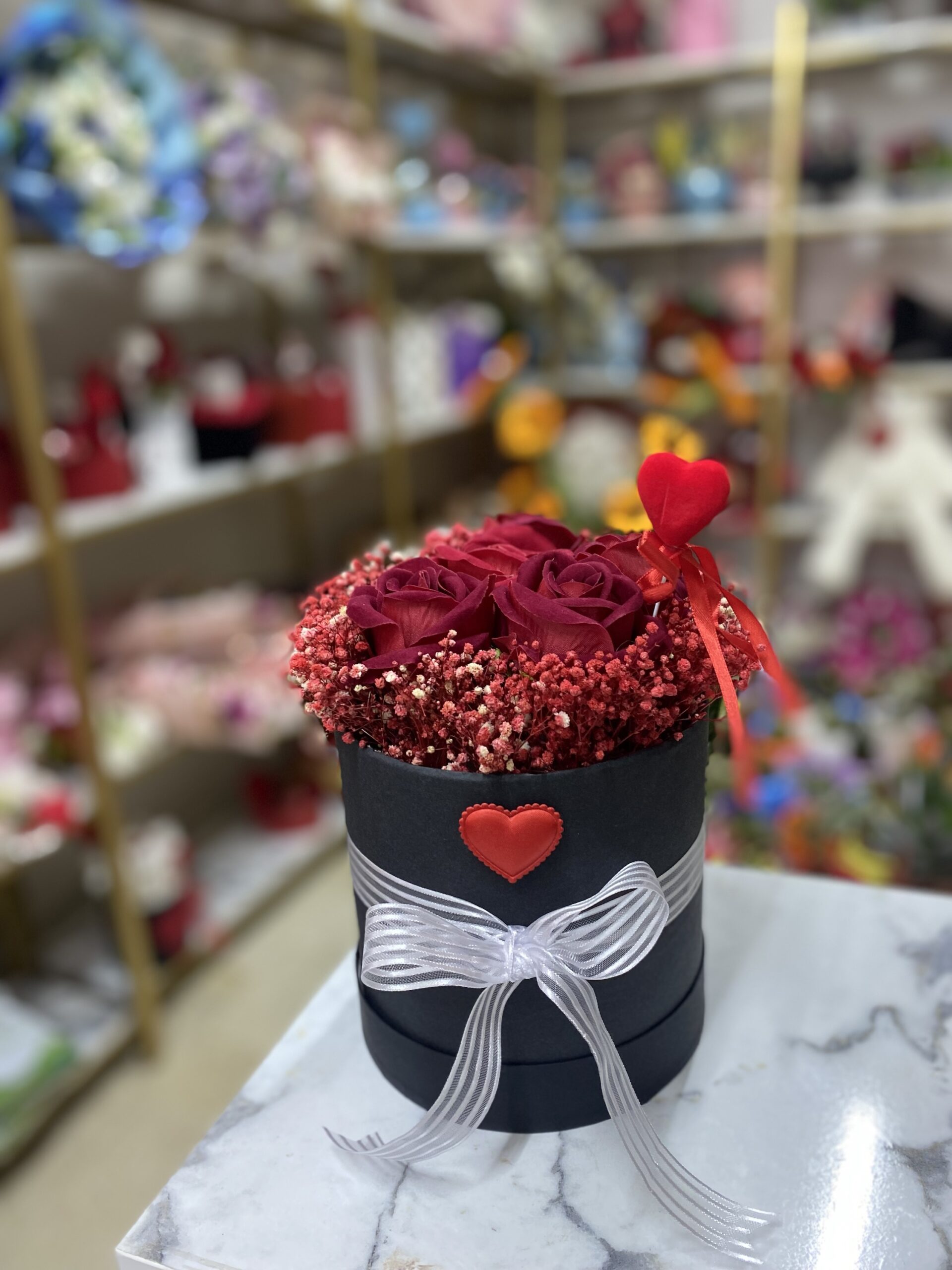 img_3616 Siyah kutuda kuru çiçekli kırmızı gül - Görsel 1