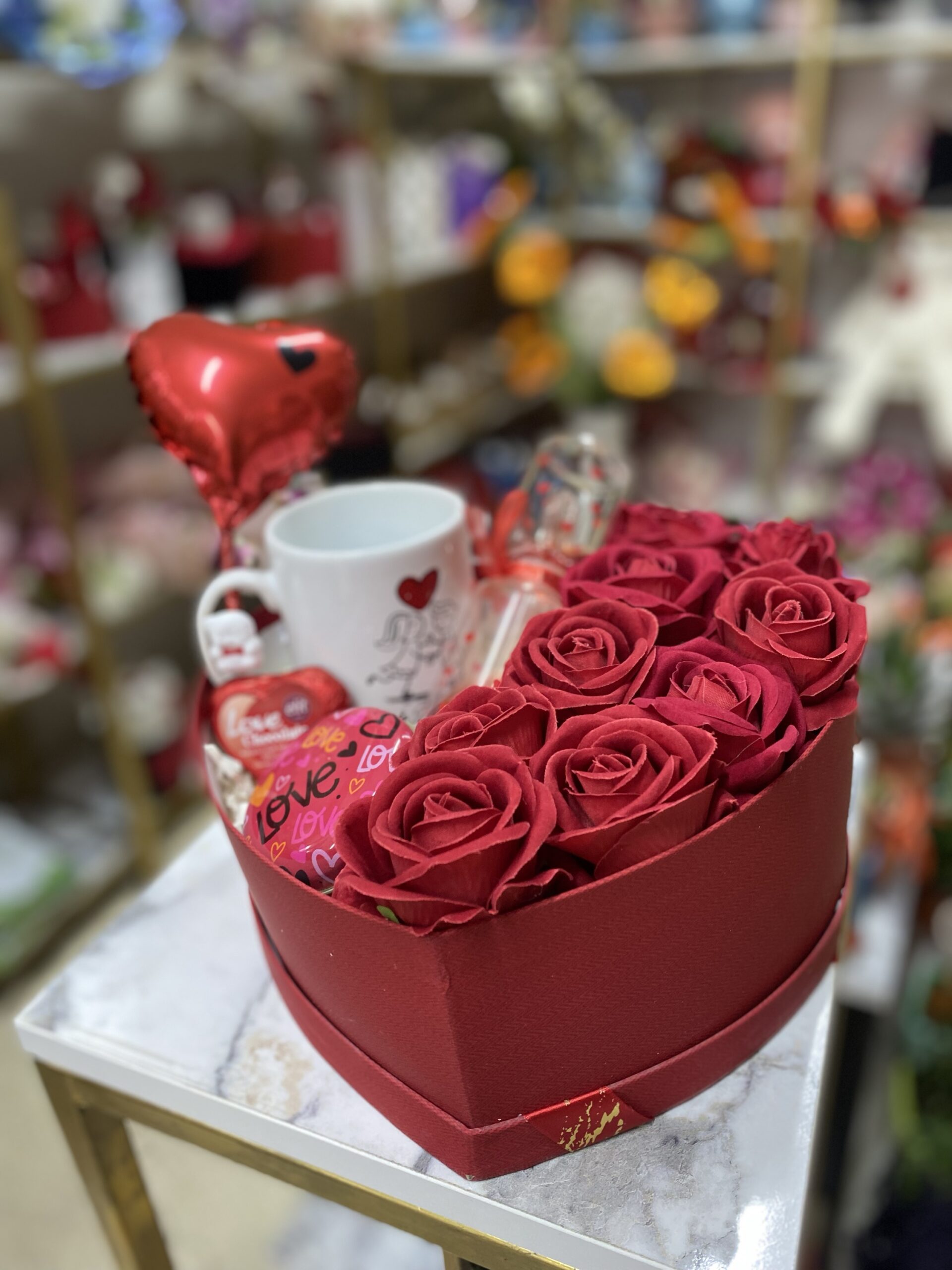 img_3619 Kırmızı kalpli bardaklı hediye kutusu - Görsel 1