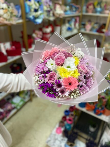 Papatya ve pembe gül buketi