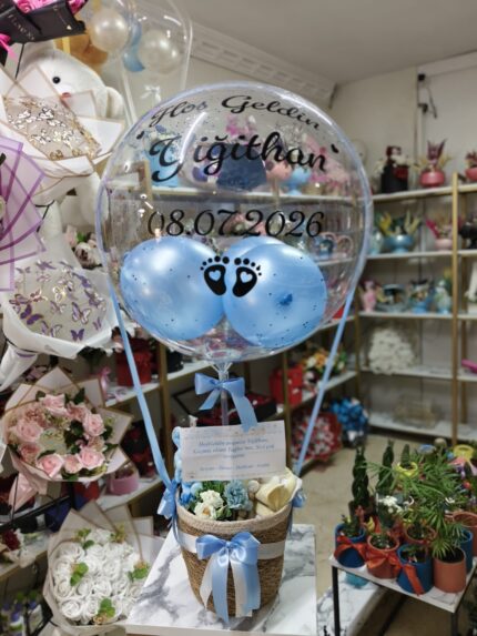 Sepetli yeni doğan erkek bebek balonu